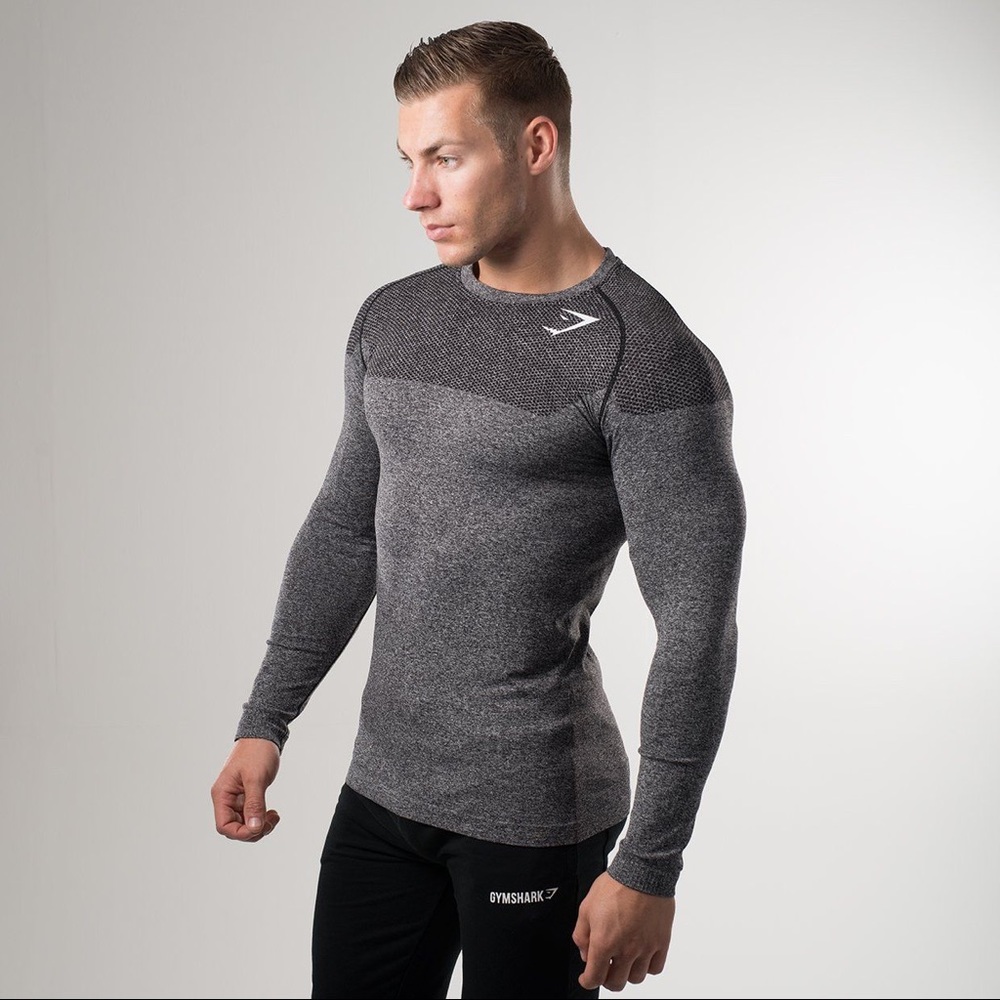 ISO: GymShark Phantom or Onyx long sleeves Medium